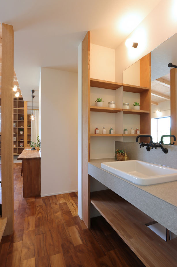 iKKA 【滋賀県｜2000万円台｜間取り図有】音楽に読書に植物、広い土間スペースで思う存分趣味を楽しむ住まいの建築実例画像9