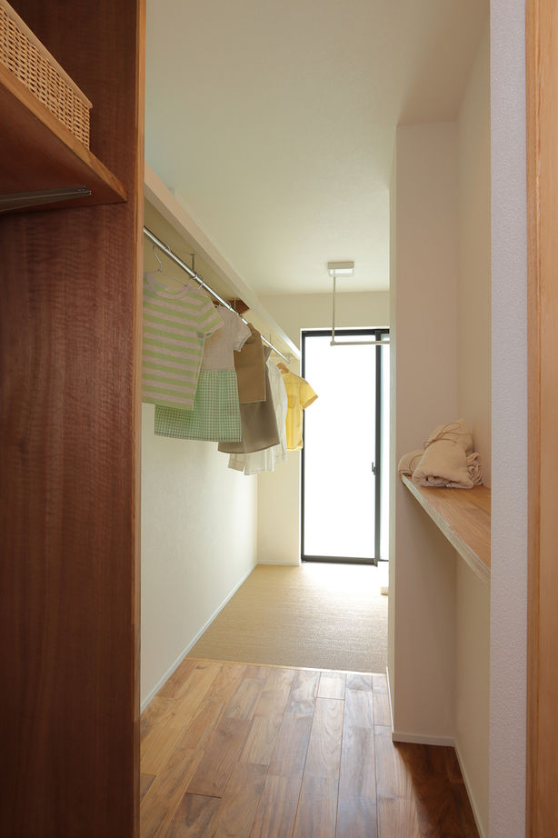 iKKA 【滋賀県｜2000万円台｜間取り図有】音楽に読書に植物、広い土間スペースで思う存分趣味を楽しむ住まいの建築実例画像10