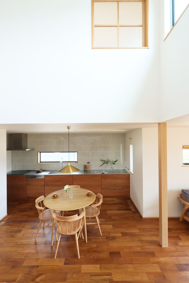 iKKA 【滋賀県｜2000万円台｜間取り有】大きな窓から木々の緑を望む、家事ラク＆在宅ワークに最適な家の建築実例画像6