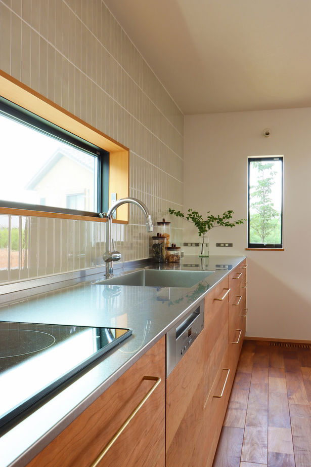 iKKA 【滋賀県｜2000万円台｜間取り有】大きな窓から木々の緑を望む、家事ラク＆在宅ワークに最適な家の建築実例画像8