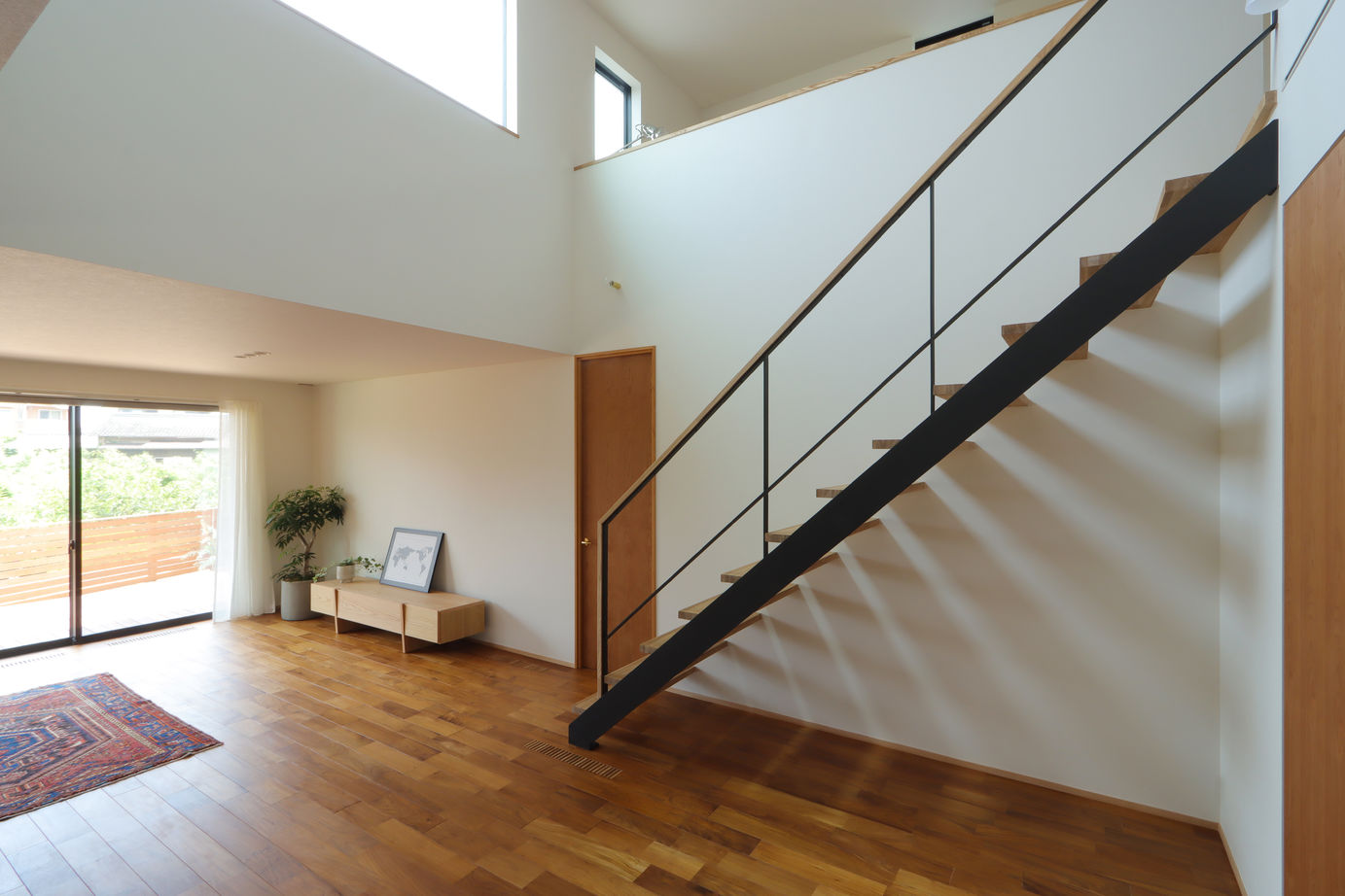 iKKA 【滋賀県｜2000万円台｜間取り有】大きな窓から木々の緑を望む、家事ラク＆在宅ワークに最適な家の建築実例画像10