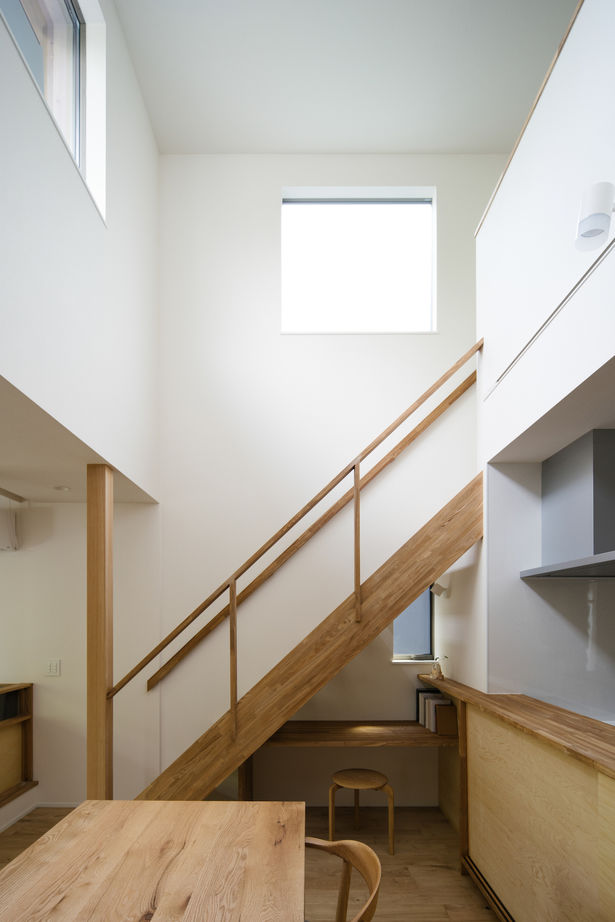 iKKA 【滋賀県｜2000万円台｜間取り有】どこにいても公園の緑に視線が抜けるコンパクトだけど広がりを感じる家の建築実例画像7