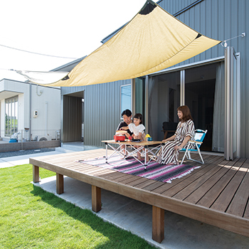 【小さい平屋専門店】すみ家 【30坪台/4LDK/間取り図】広いウッドデッキでアウトドアライフも満喫。平屋感覚で過ごせる自然素材の家の建築実例画像2