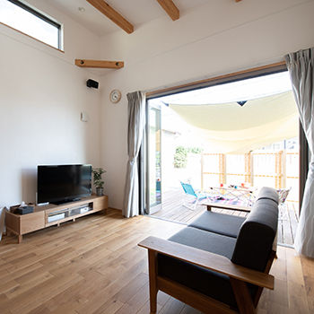 【小さい平屋専門店】すみ家 【30坪台/4LDK/間取り図】広いウッドデッキでアウトドアライフも満喫。平屋感覚で過ごせる自然素材の家の建築実例画像3