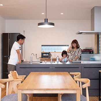 【小さい平屋専門店】すみ家 【30坪台/4LDK/間取り図】広いウッドデッキでアウトドアライフも満喫。平屋感覚で過ごせる自然素材の家の建築実例画像6