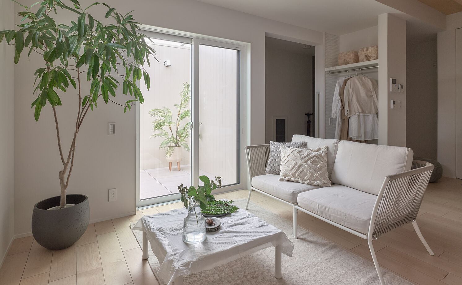 【小さい平屋専門店】すみ家 SNSで話題！500万再生！【1000万円台/間取り図】女性1人暮らしの醍醐味、ドアの無いワンフロアの小さい平屋の建築実例画像5