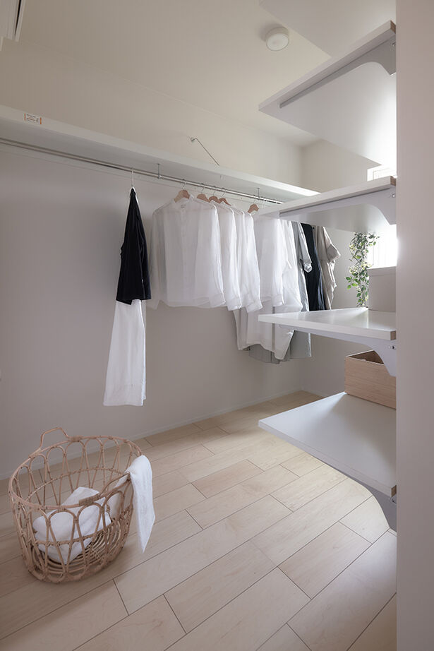 【小さい平屋専門店】すみ家 SNSで話題！500万再生！【1000万円台/間取り図】女性1人暮らしの醍醐味、ドアの無いワンフロアの小さい平屋の建築実例画像10