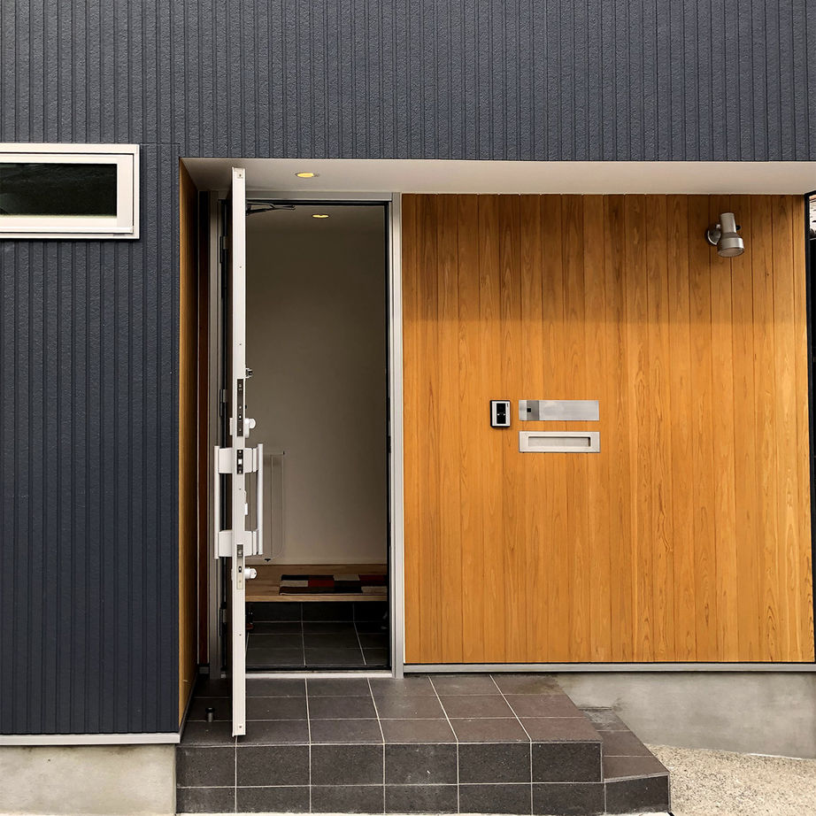 ロコハウス 【福岡市/1000万円台後半/４LDK/ビルトインガレージ】狭小旗竿地に建つコートハウス。土地の悩みを解決！の建築実例画像4