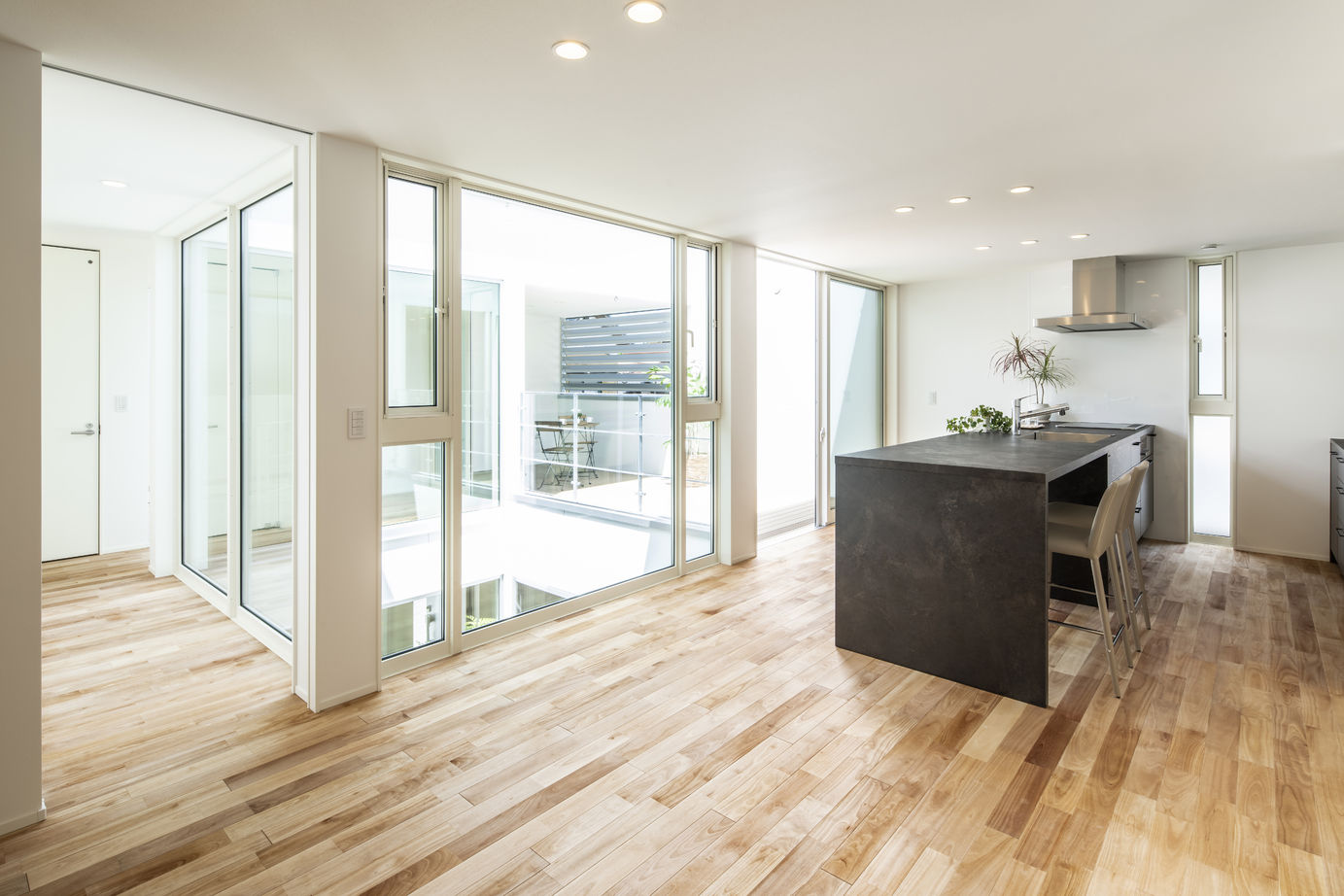 ロコハウス 【福岡市/2000万円台前半/3LDK/収納充実】旗竿地でも開放感のある明るい家づくりの建築実例画像7