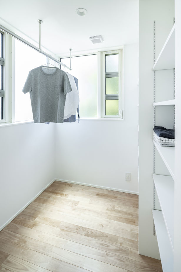 ロコハウス 【福岡市/2000万円台前半/3LDK/収納充実】旗竿地でも開放感のある明るい家づくりの建築実例画像9