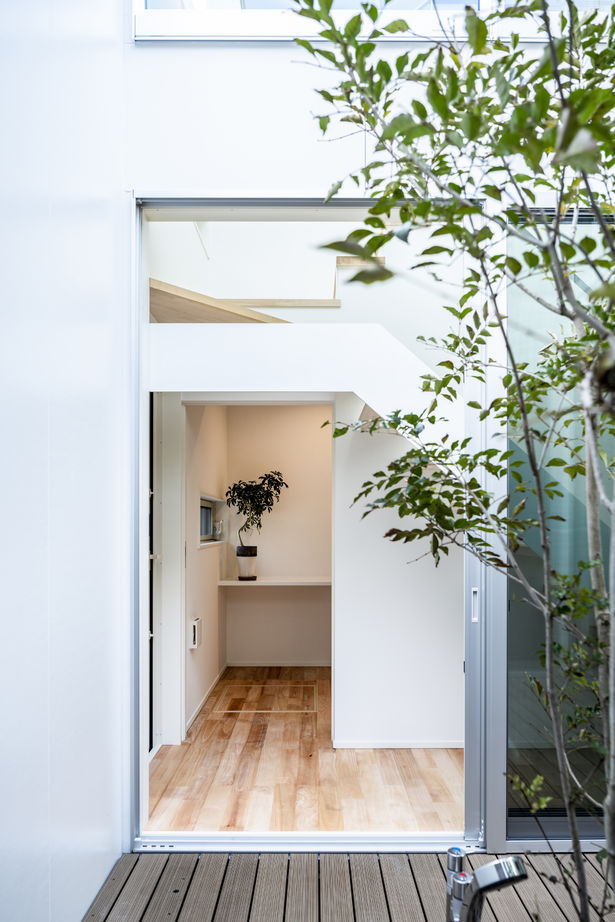 ロコハウス 【福岡県糟屋郡/1000万円台/コの字/旗竿地】愛犬や愛猫も家族も過ごしやすい中庭のある家の建築実例画像5