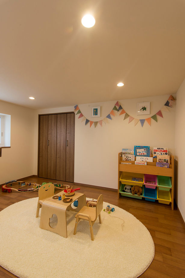 エバーホーム 【5層スキップフロア×キッチン一体型ダイニングテーブル】みんな一緒も、一人の時間も大切にできる家の建築実例画像8