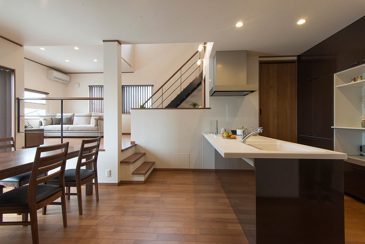 エバーホーム 【シアタールーム×スキップフロア】リビングとダイニングを棲み分けて、家族らしい暮らし方にの建築実例画像2