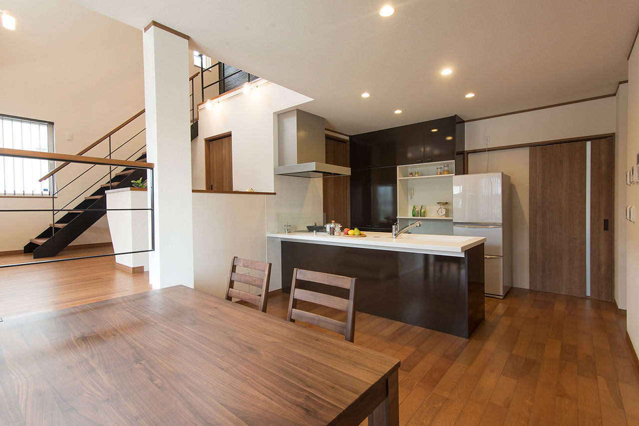 エバーホーム 【シアタールーム×スキップフロア】リビングとダイニングを棲み分けて、家族らしい暮らし方にの建築実例画像3