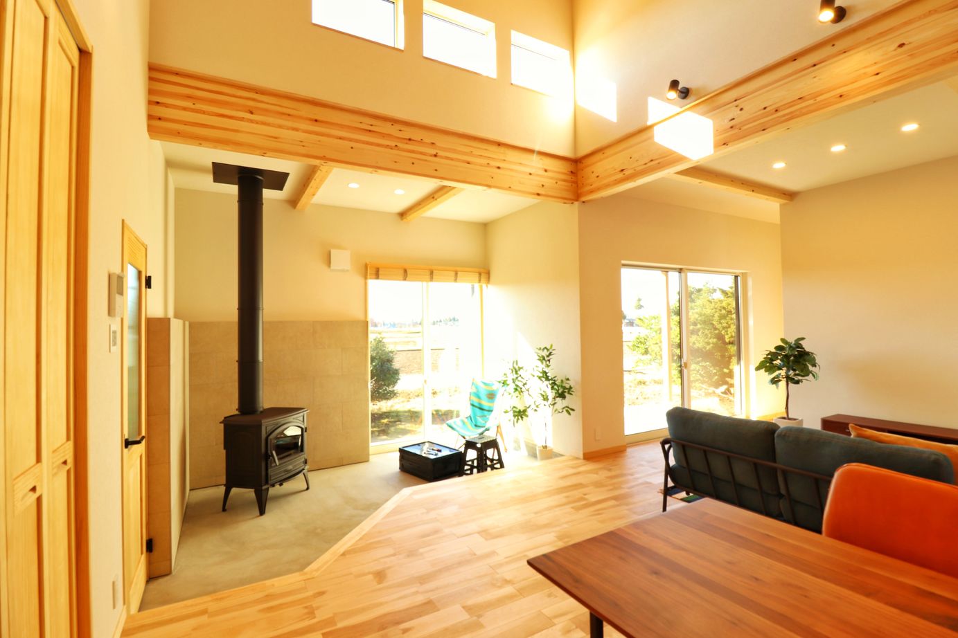 エバーホーム 【暖炉×寝室１F】自然素材でつくる薪ストーブのある暮らし【2000万円台】の建築実例画像2