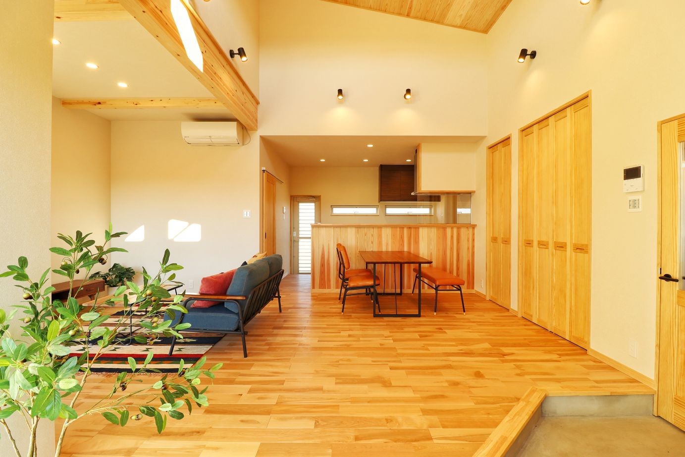 エバーホーム 【暖炉×寝室１F】自然素材でつくる薪ストーブのある暮らし【2000万円台】の建築実例画像6