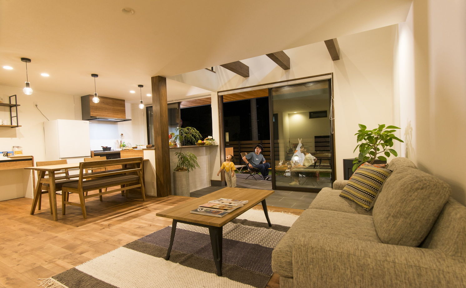 エバーホーム 【射水市／2000万円台前半／プライベートデッキ】キャンプやバーベキューなど家族でおうち時間を愉しむ家の建築実例画像5