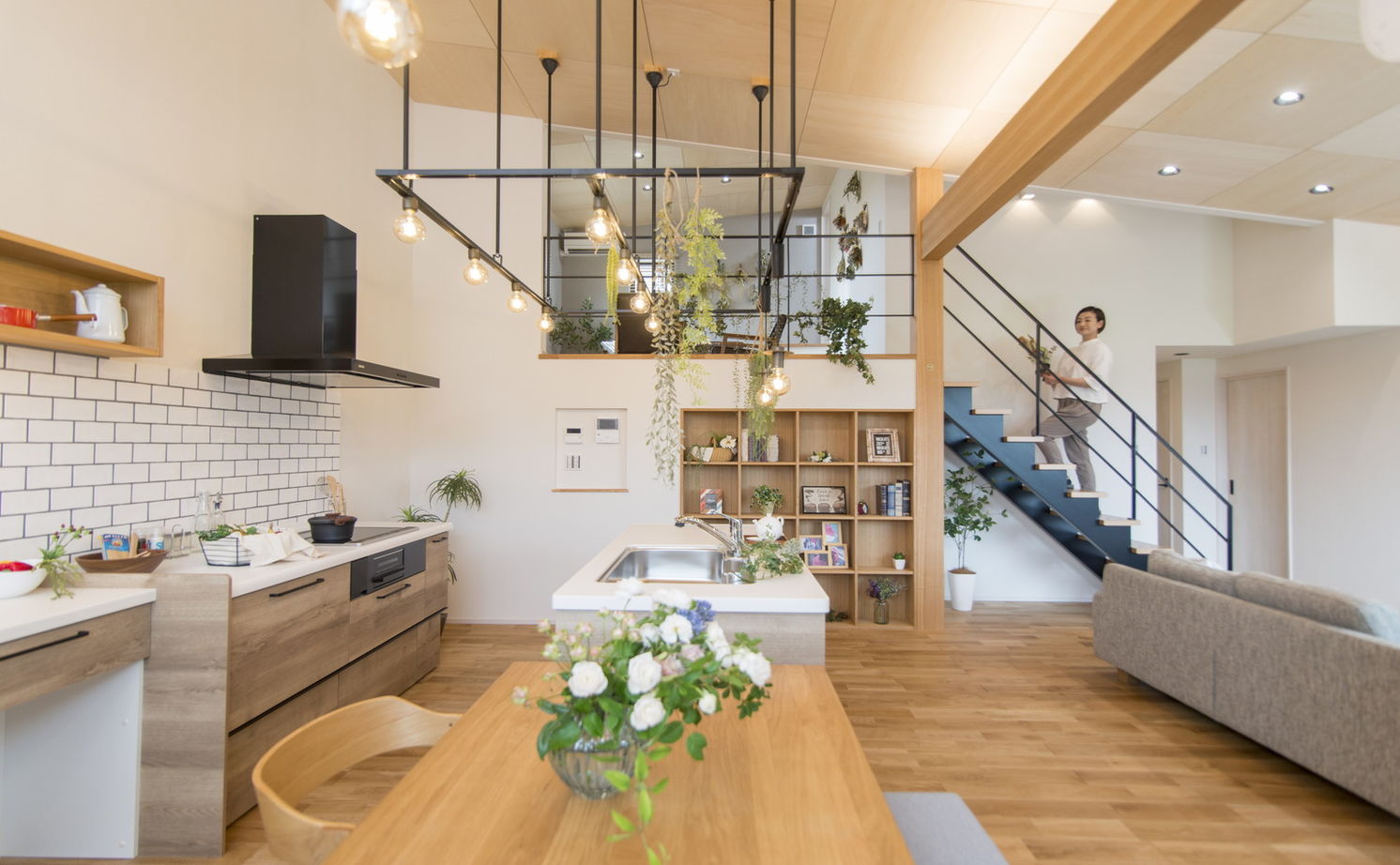 エバーホーム 【射水市/2000万円台後半/カフェスタイル】アイランドキッチンを中心にした平屋ベースの暮らしやすい住まいの建築実例画像6