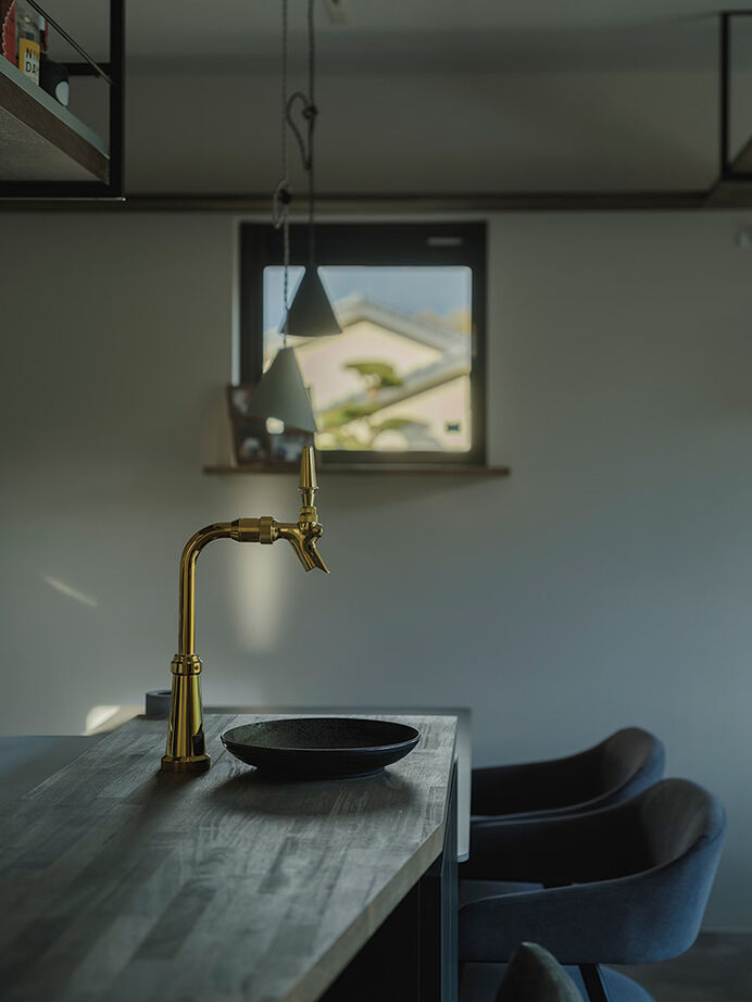 家元 3000万円台｜「お酒を嗜む」と「愛猫と快適生活」を平屋で叶える。キッチンカウンターにはビールサーバーの建築実例画像5