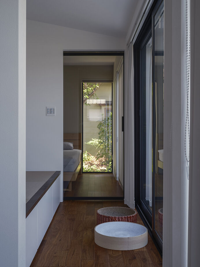 家元 4000万円台|愛猫2匹と暮らす、開放感のあるLDK。回遊性のある間取りで来客動線・家事動線を効率化の建築実例画像9