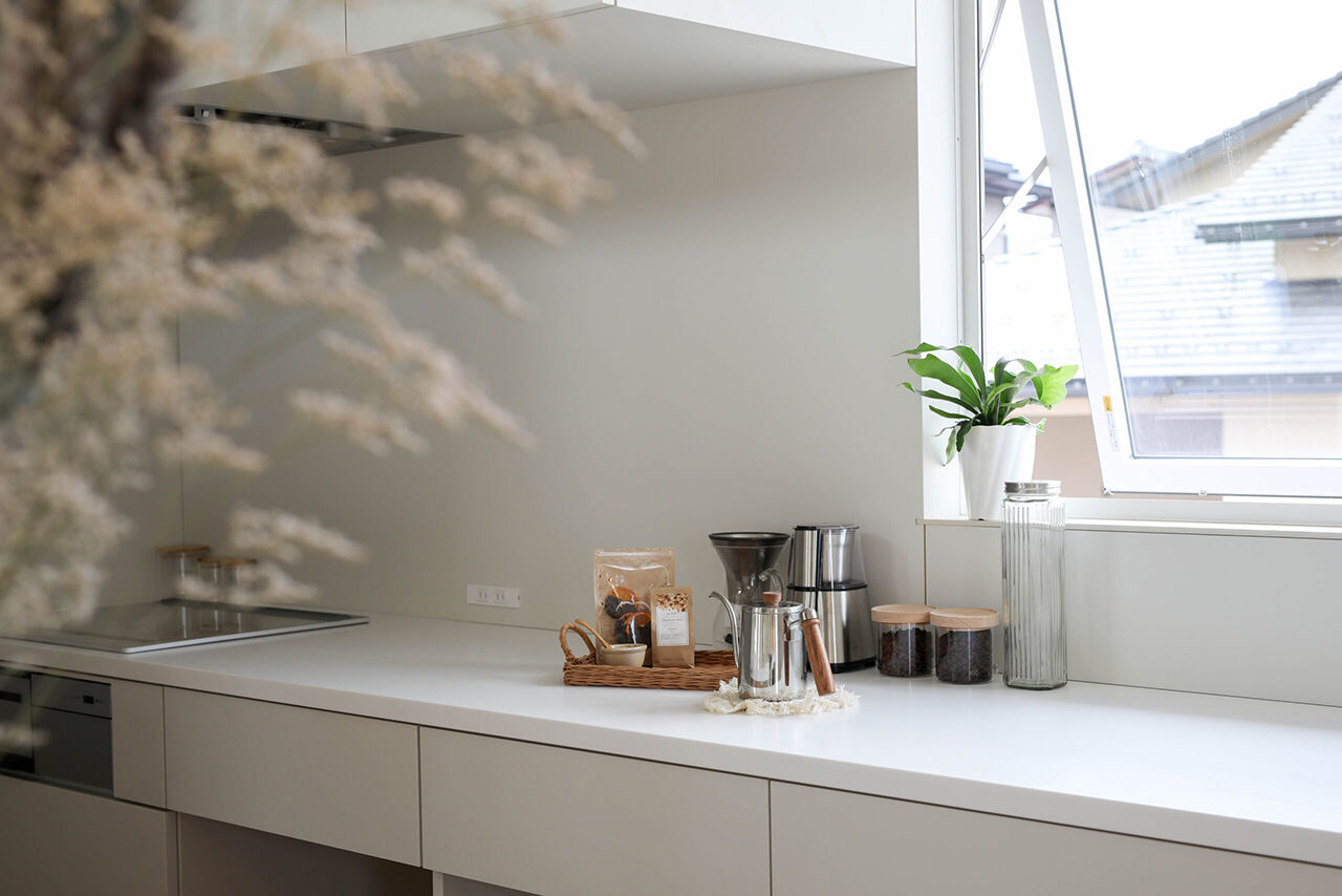 家元 4000万円台 |「樹」と暮らす家。まるで屋外のような、心地よい開放感。住まいの中心にシンボルツリーの建築実例画像4