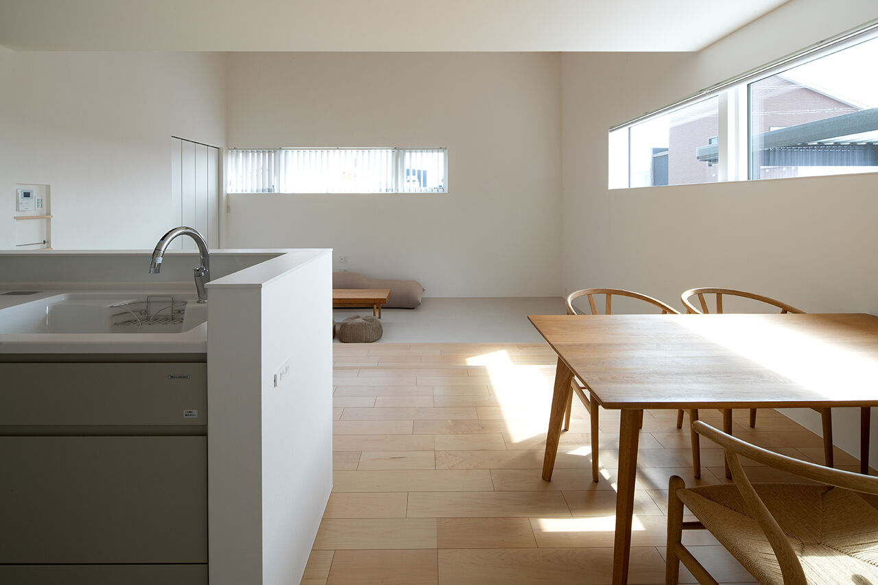 家元 4000万円台｜吹抜×サンクンリビングの家。プライバシーを保ちつつも、開放感ある空間設計の建築実例画像3