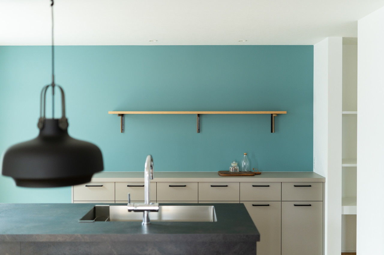 BEACON WORKS 【埼玉県/3000万円台/30坪台/建築家デザインの規格住宅】回遊動線とランドリー。家具・外構込み一貫施工の建築実例画像5