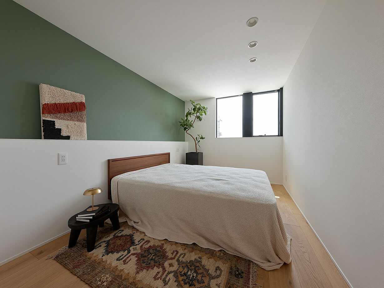 BEACON WORKS 【2300万円／ビルトインガレージ／間取図】直線美が際立つスクエアフォルムのガレージハウスの建築実例画像8