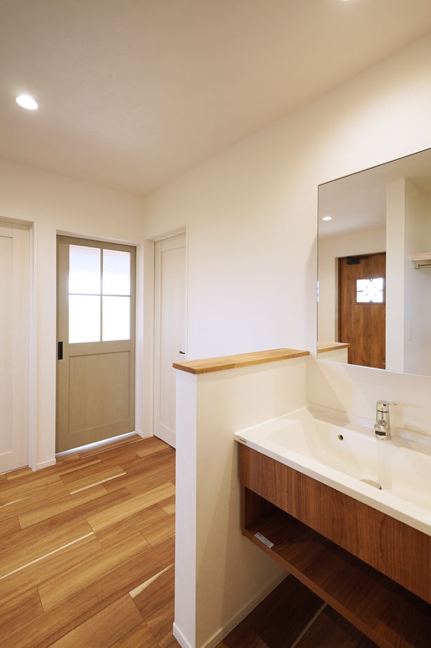 東建ビルダー 【栃木県/3LDK/29.15坪/平屋/2300万円】木目の勾配天井が目を惹く　アメリカンカントリースタイルの平屋の建築実例画像6