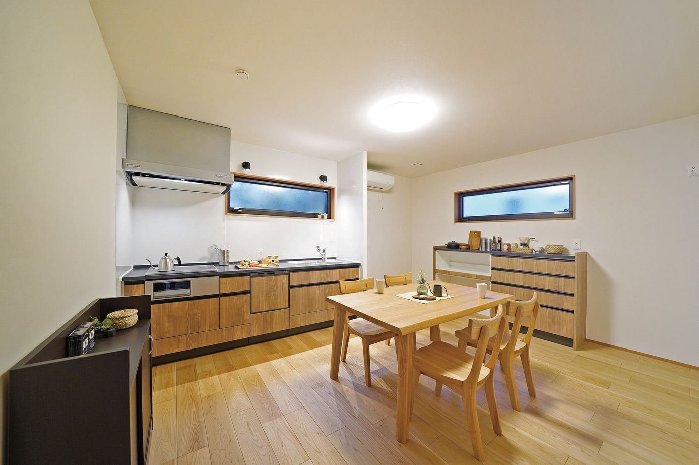 東建ビルダー 【足利市/平屋/2300万円】老後に備えバリアフリーの生活を叶えたZEH高性能住宅の建築実例画像3