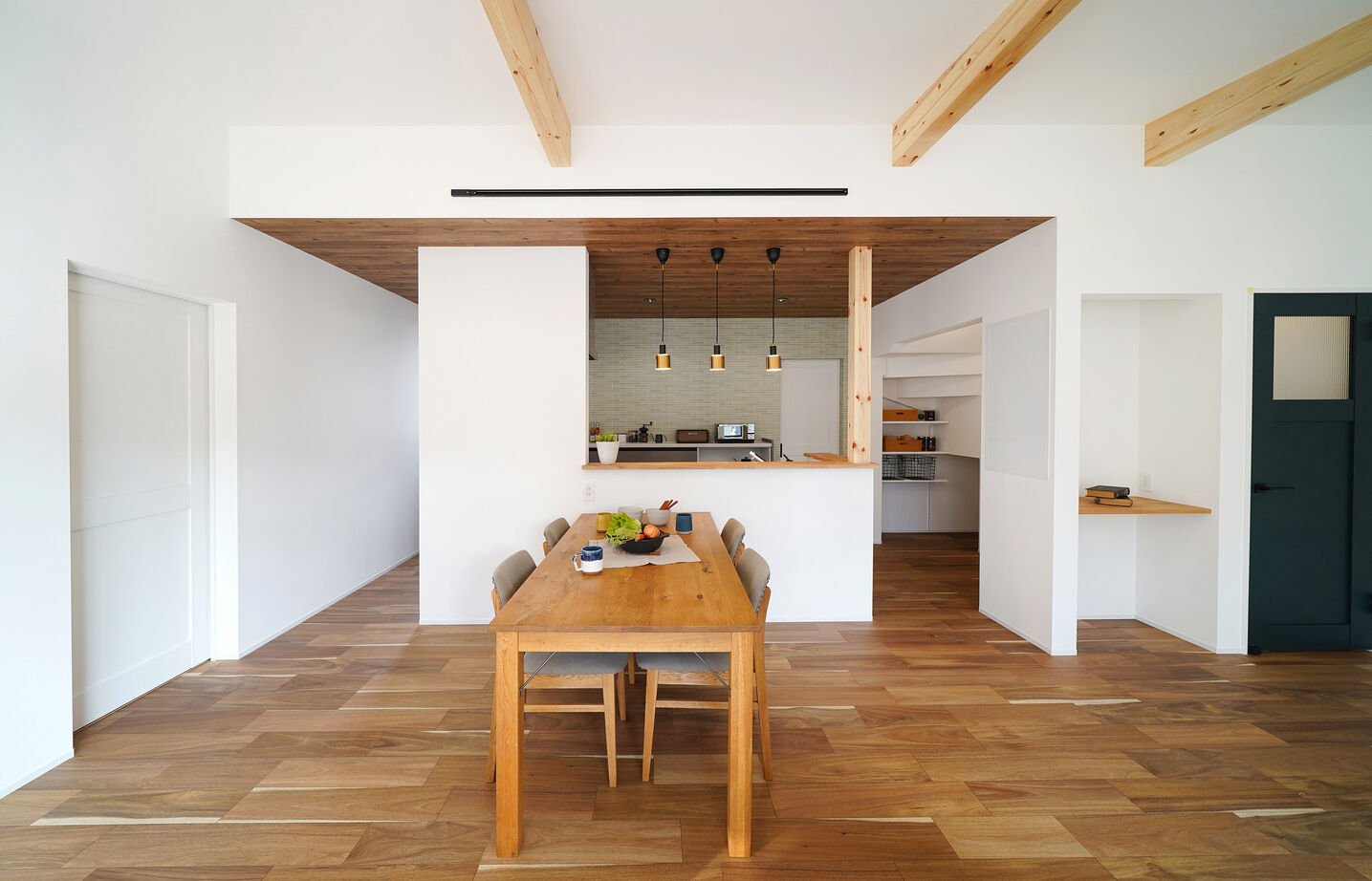 東建ビルダー 【佐野市/3LDK/半平屋/34.6坪/2200万円】家族がスムーズに愉しく暮らせるセミフラットな「半平屋」の建築実例画像4