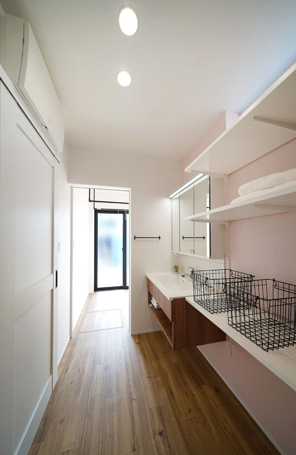 東建ビルダー 【佐野市/3LDK/半平屋/34.6坪/2200万円】家族がスムーズに愉しく暮らせるセミフラットな「半平屋」の建築実例画像7