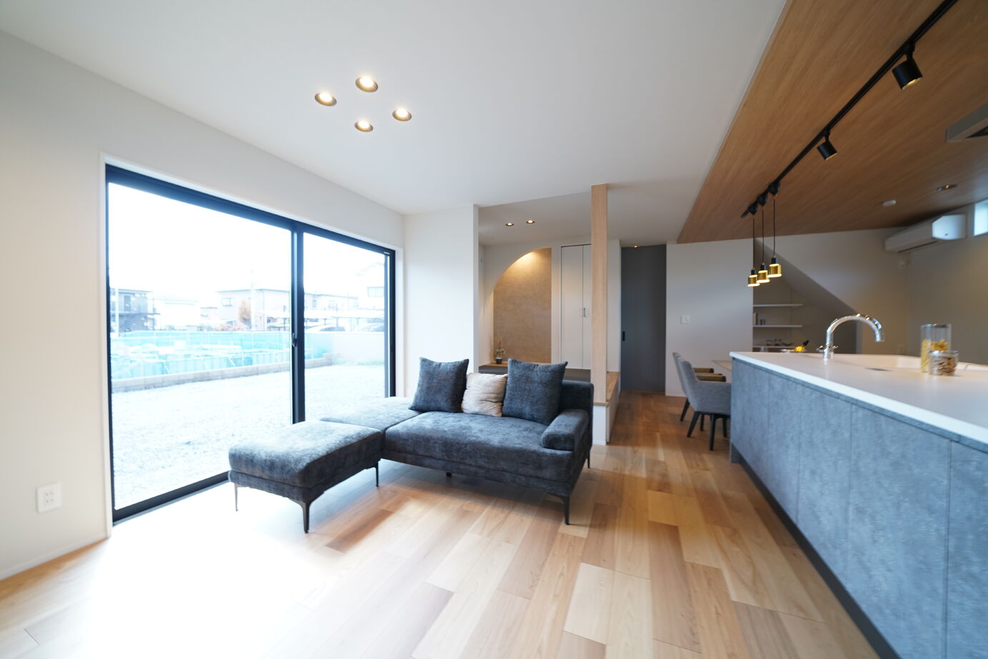 東建ビルダー 【足利市/3LDK/半平屋/32.6坪/2189万円】平屋と2階建てのイイトコドリの愛犬と暮らす「半平屋」の建築実例画像2