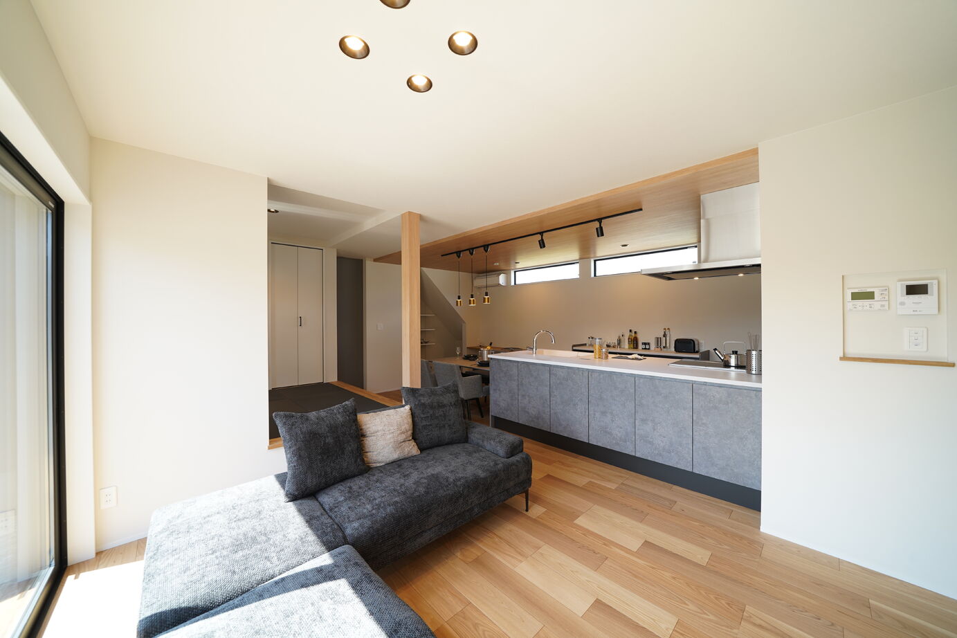 東建ビルダー 【足利市/3LDK/半平屋/32.6坪/2189万円】平屋と2階建てのイイトコドリの愛犬と暮らす「半平屋」の建築実例画像3