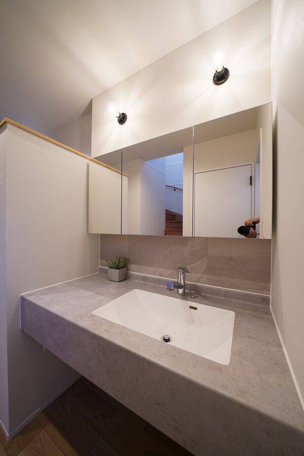 東建ビルダー 【足利市/3LDK/半平屋/32.6坪/2189万円】平屋と2階建てのイイトコドリの愛犬と暮らす「半平屋」の建築実例画像8