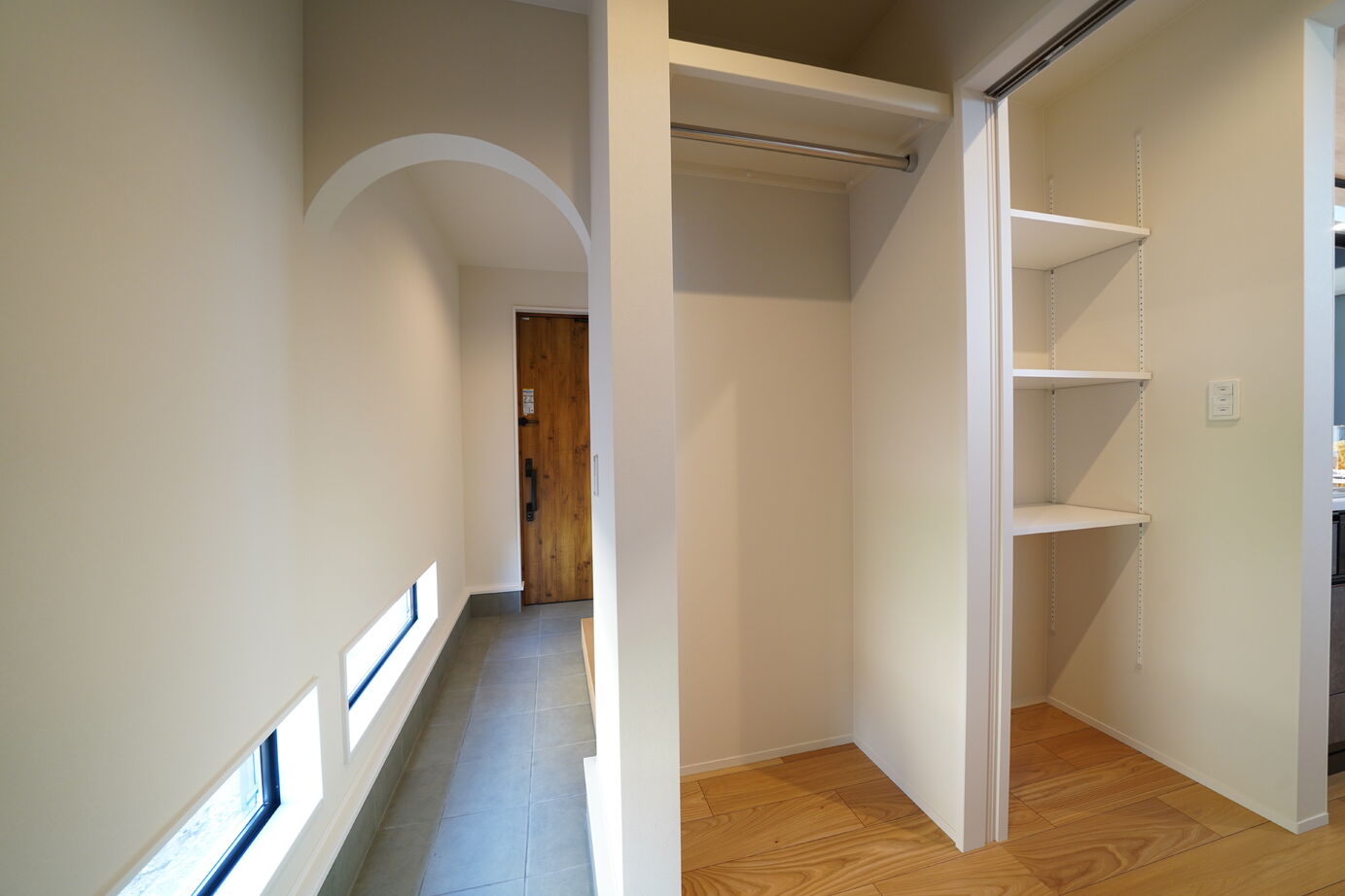 東建ビルダー 【足利市/3LDK/半平屋/32.6坪/2189万円】平屋と2階建てのイイトコドリの愛犬と暮らす「半平屋」の建築実例画像10