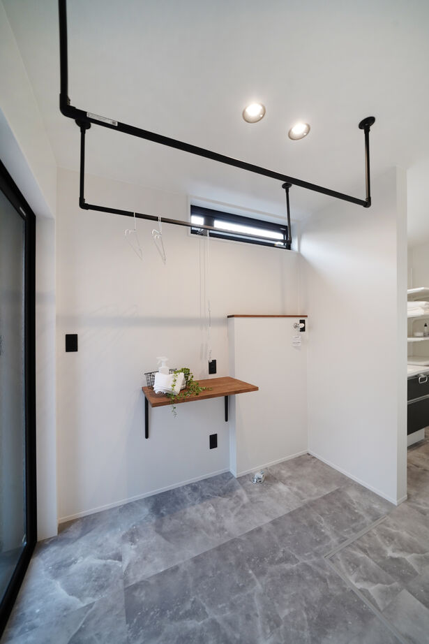 東建ビルダー 【佐野市/3LDK/37.5坪/2200万円】開放感×高級感×暮らしやすさ。ヴィンテージモダンスタイル半平屋の建築実例画像5