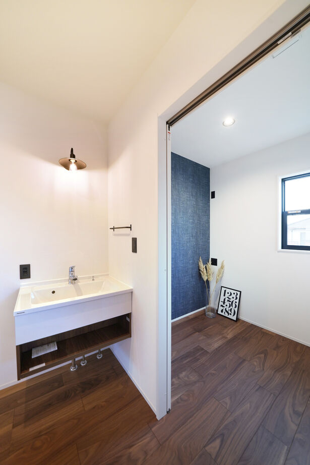 東建ビルダー 【佐野市/3LDK/37.5坪/2200万円】開放感×高級感×暮らしやすさ。ヴィンテージモダンスタイル半平屋の建築実例画像7