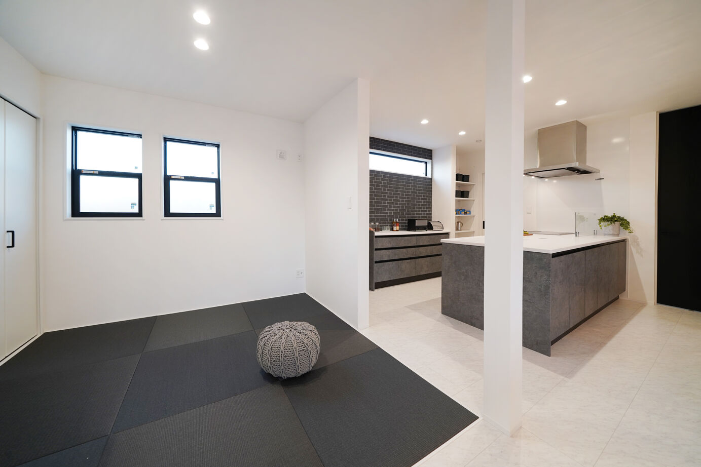 東建ビルダー 【足利市/4LDK/36.5坪/2500万円】プライベートを重視した空間設計とホテルライクデザインの住まいの建築実例画像6