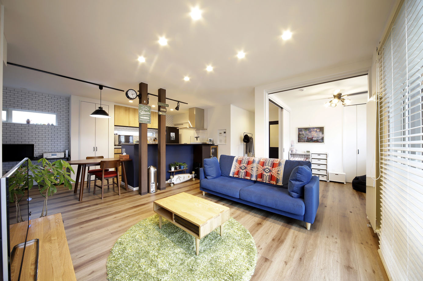 豊栄建設 【35.8坪/カリフォルニアテイスト】「好き」を"しまう"、「好き」を"魅せる"住まいの建築実例画像1