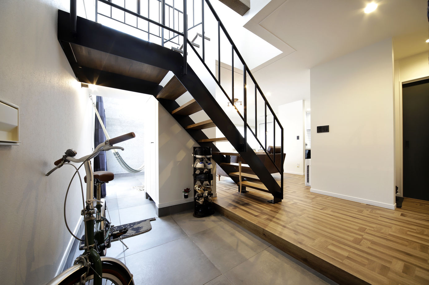 豊栄建設 【1500～1999万円/33坪/間取図/カフェ風】NYのブルックリンのカフェをイメージ！遊び心あふれる家の建築実例画像2