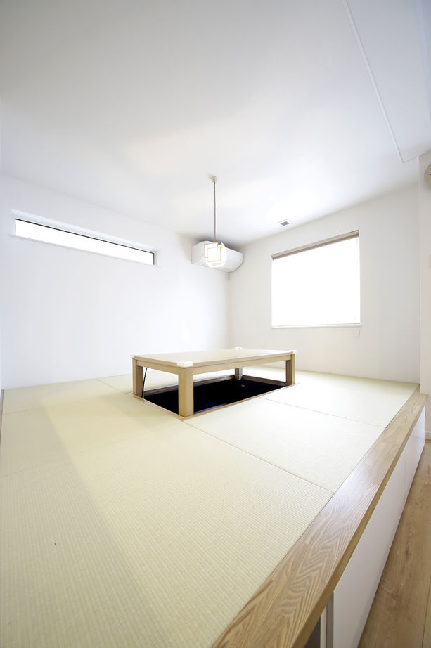 豊栄建設 【35.5坪/間取り図有/】家族でほっこり。小上がり＆堀りごたつのある和を取り入れた家の建築実例画像2