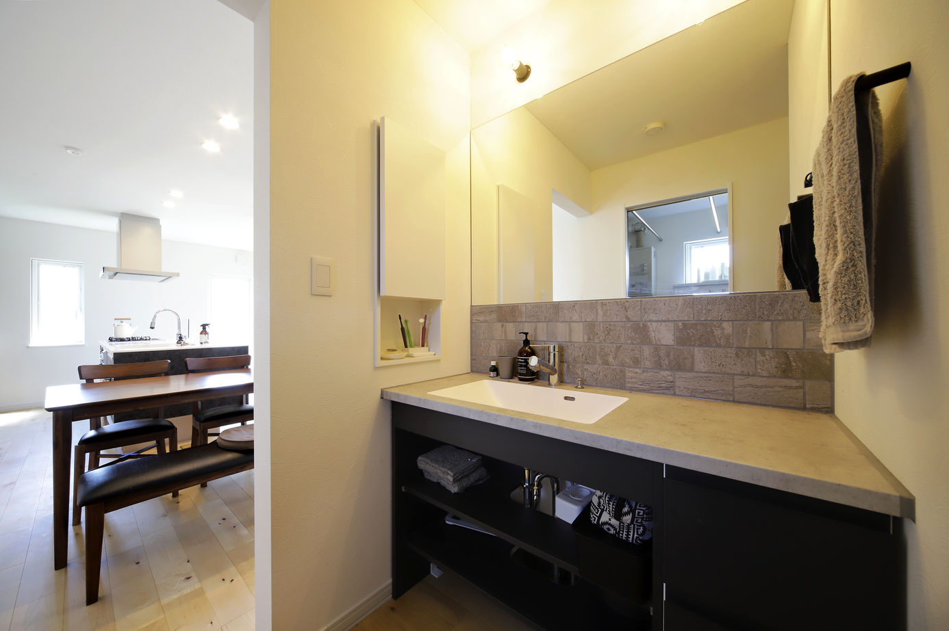 豊栄建設 【1500~1999万円/33坪/間取図】一緒に楽しい時間を過ごせる、友人たちが集う開放感のある住まいの建築実例画像5