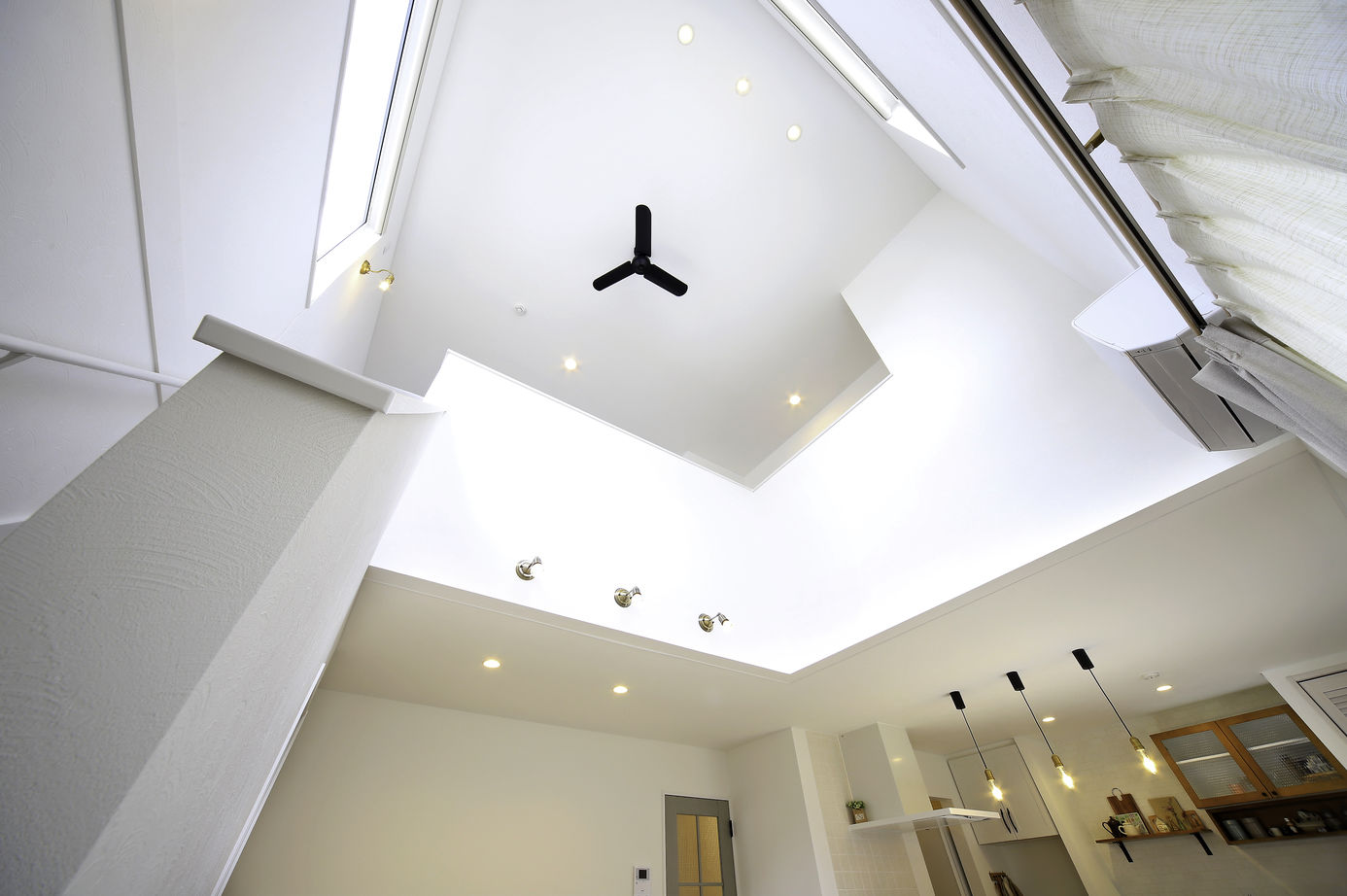 豊栄建設 [~1999万円/約35坪/間取図/３人家族]「梁見せ天井」や「見せるキッチン」などアイデアが盛りだくさんの家の建築実例画像8