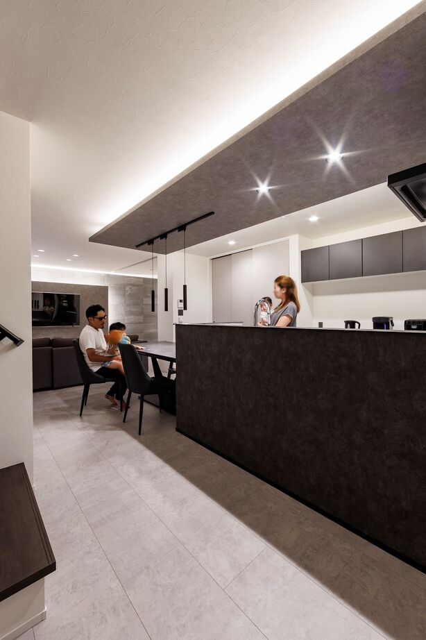 豊栄建設 【札幌市】一家がこだわりぬいた非日常空間広がる住まいの建築実例画像6