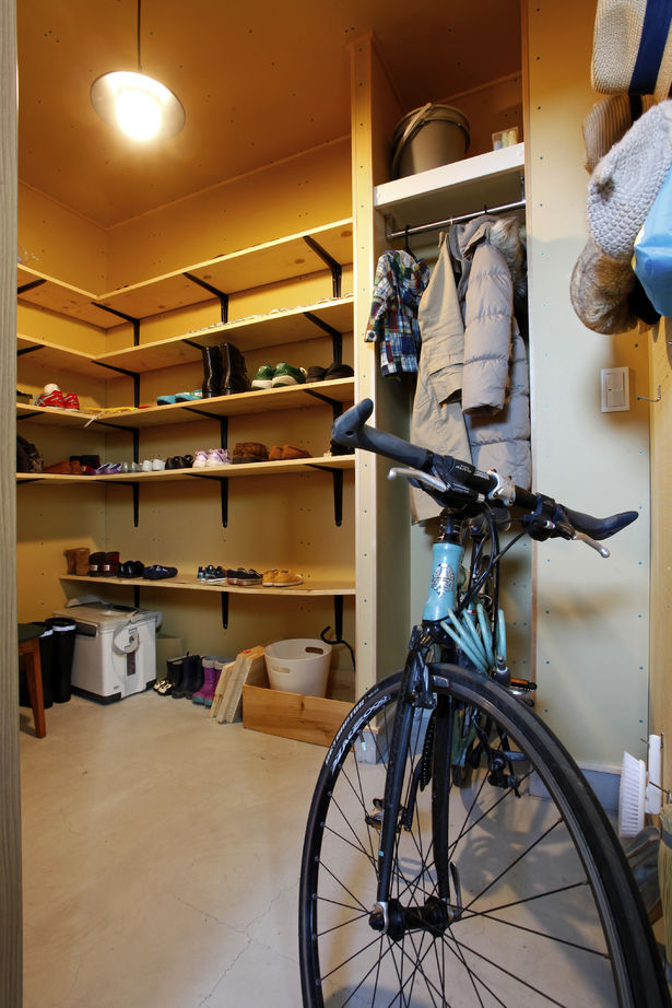 豊栄建設 [1500~1999万円/36坪/ビルトインガレージ]フィンランドテイストをふんだんに取り入れたスキップフロアの家の建築実例画像7