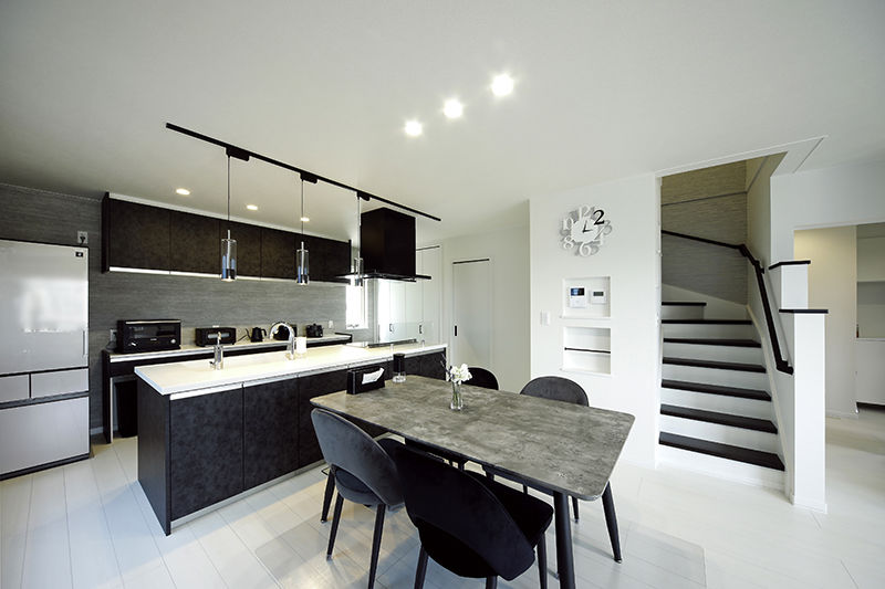 豊栄建設 【2000万円台／３４坪／間取図／家事ラク】こだわりと愛情が詰まったアイランドキッチンのある家の建築実例画像1