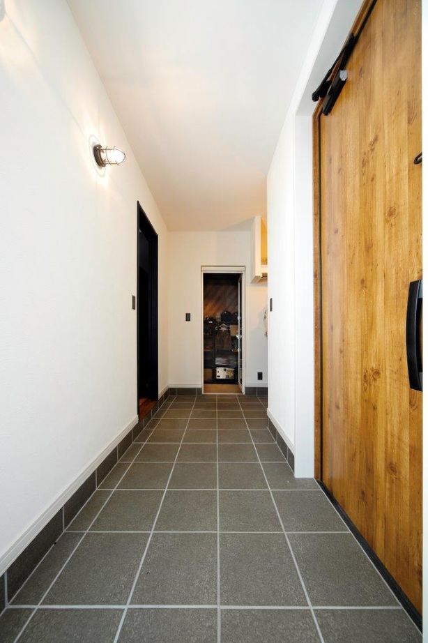 豊栄建設 【2500~2999万円/３７坪/間取図/薪ストーブ】おうちキャンプを楽しめる、広い土間に薪ストーブのある家の建築実例画像4