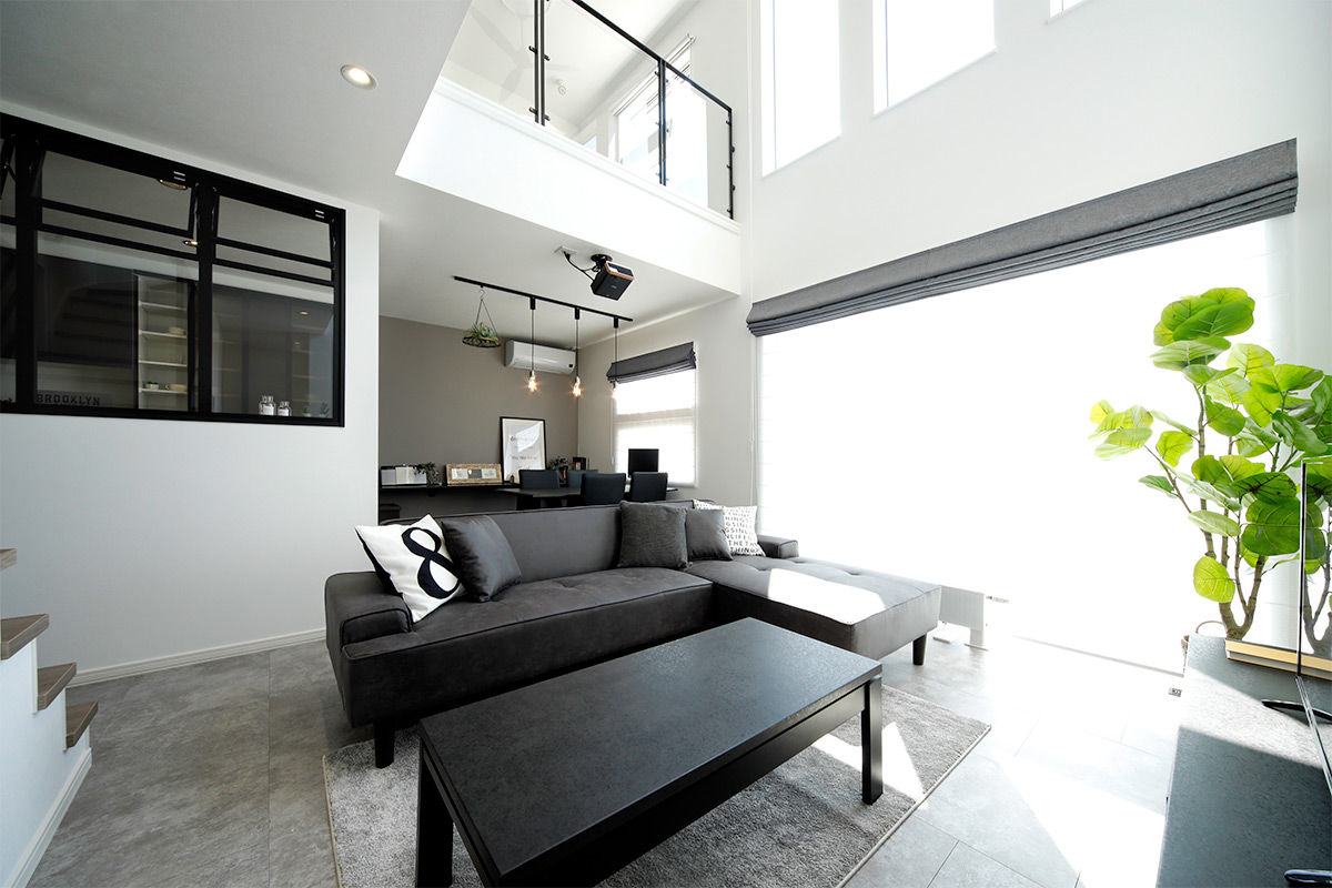 豊栄建設 【苫小牧市/吹抜け】玄関を入ると開放的な大空間。個々の時間を過ごす遊び心と家族の集いを感じる住まいの建築実例画像8