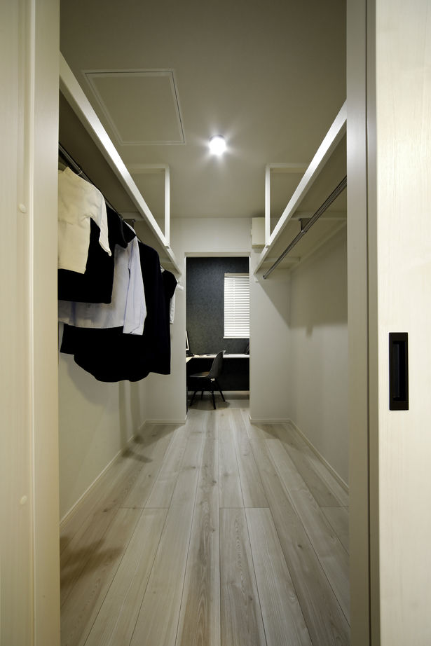 豊栄建設 【札幌市/吹抜け/モダン/ホテルライク】オンとオフを切り替えやすい洗練されたホテルライクな住空間の建築実例画像10